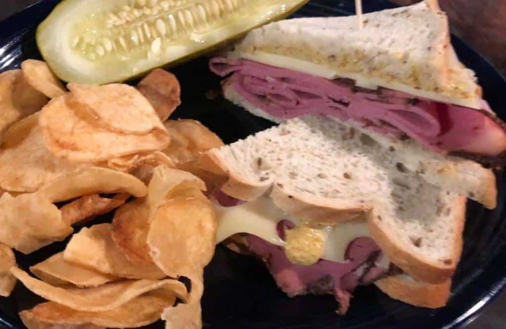 Kiwi's Pub and Grill