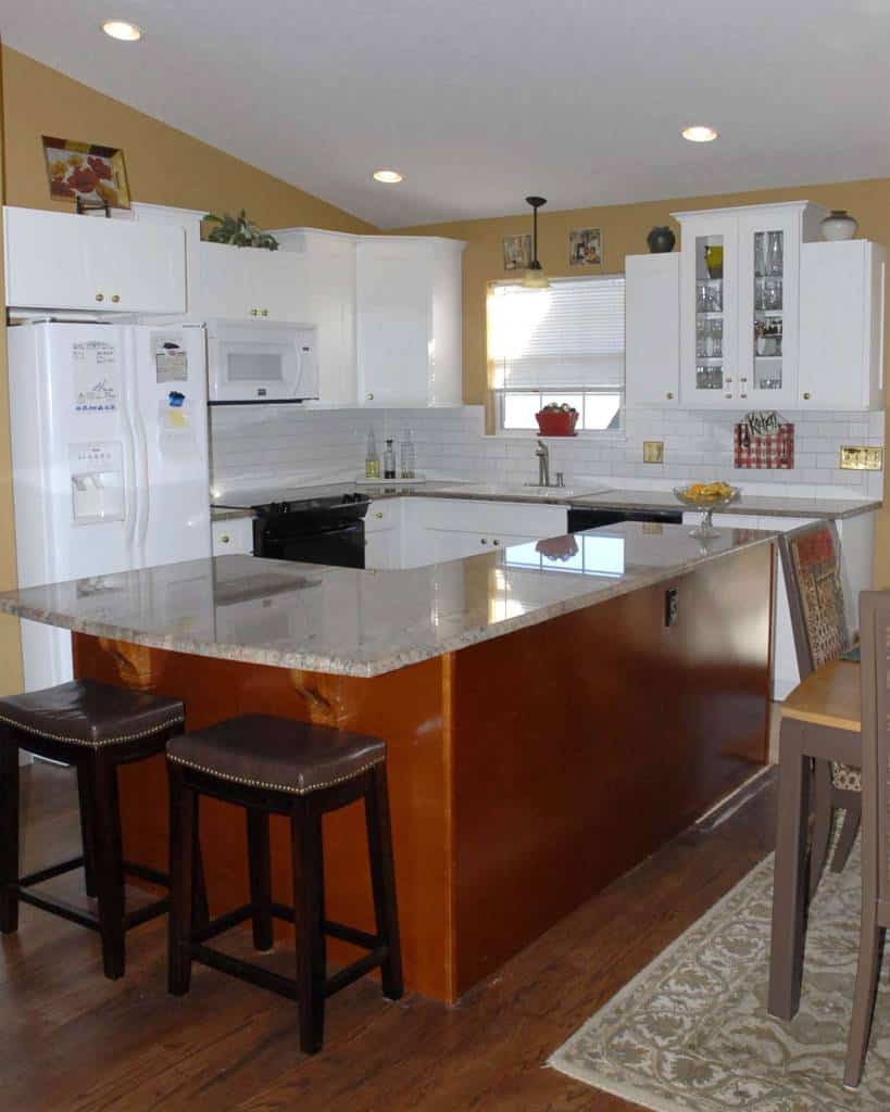 Custom Granite Kitchen & Bath