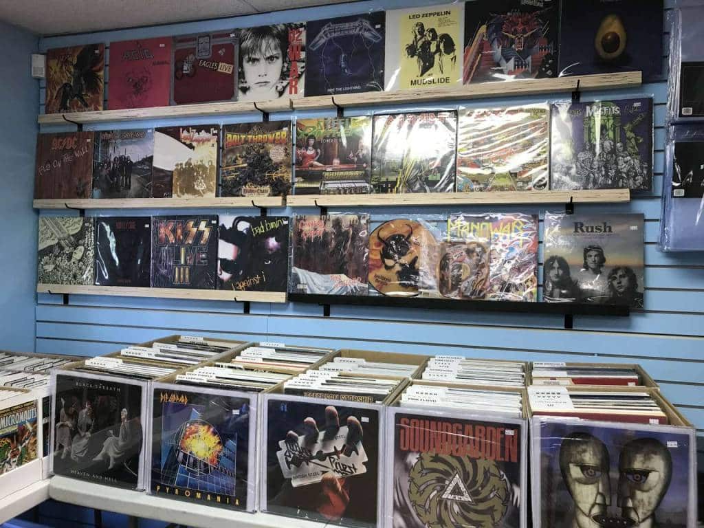 Vintage & Current Collectibles
