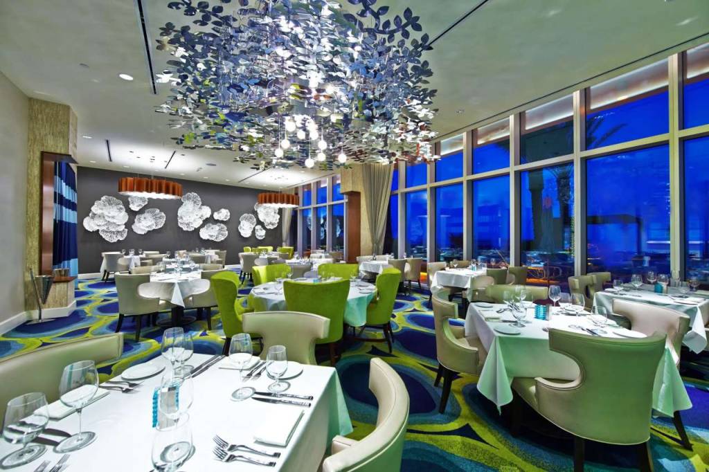 SEA-GUINI Restaurant 
